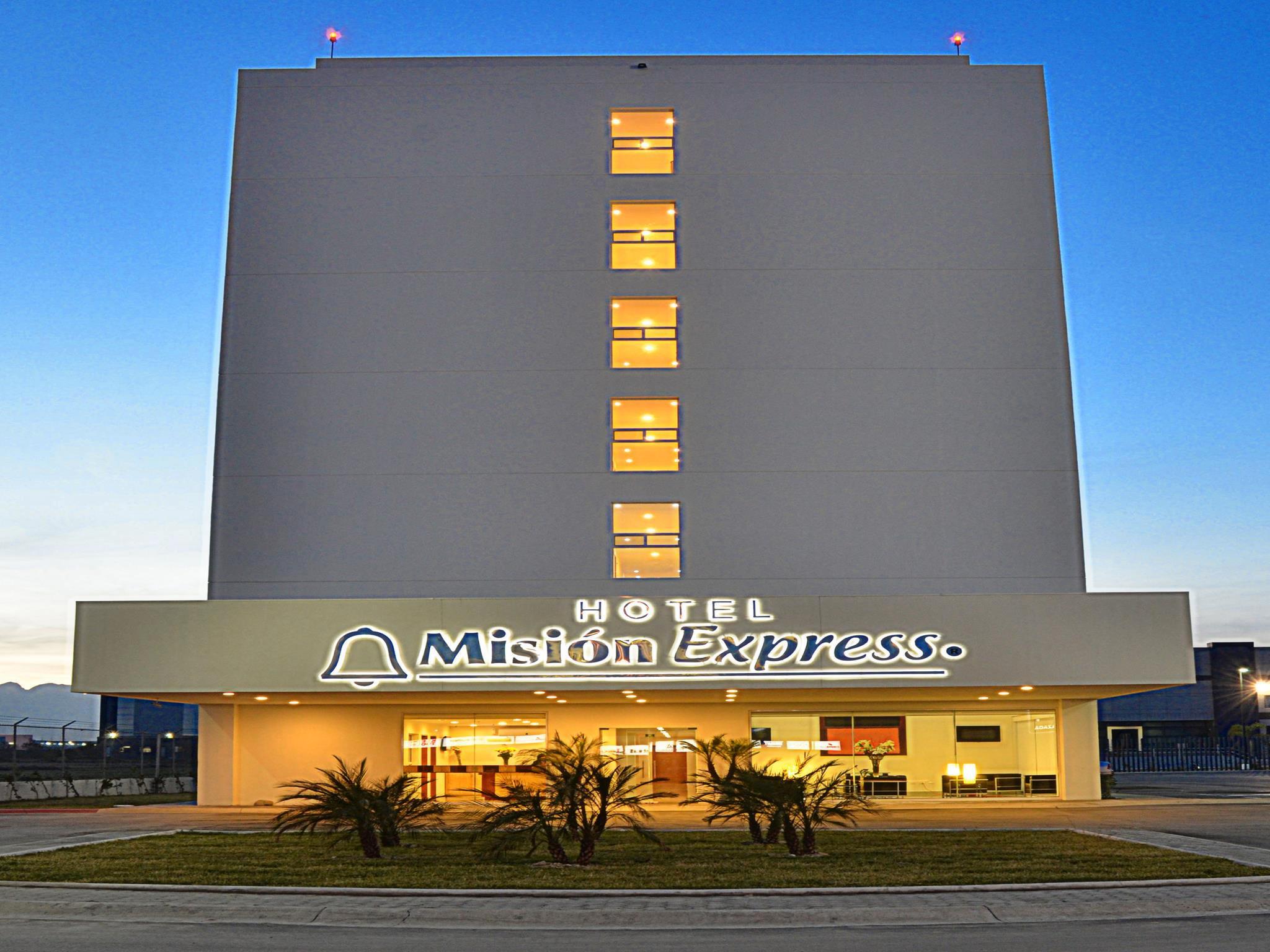 Mision Express Monterrey Aeropuerto La Fe Hotel Exterior foto